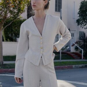 Zara Beige V-Neck Button Front Cropped Sweater